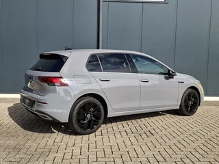 Volkswagen Golf 1.5 TSI 130pk Style * LAGE KMSTAND 26.000KM! * ParkeerCamera * Adaptieve Cruise Control * LM velgen * / 2