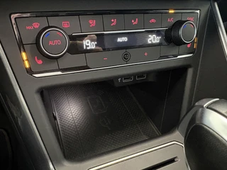 Volkswagen Polo 2.0 TSi 200pk GTi DSG 5-drs  SCHUIFDAK/BEATS/KEYLESS/CAMERA/DODEHOEK/1E EIGENAAR! / 28