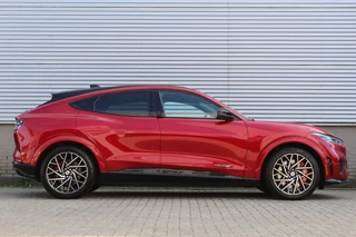 Ford Mustang Mach-E GT Extended AWD 98 kWh  4 Jr garantie | Adaptieve cruise | B&O | 360 camera | Panoramadak | Winterpack / 2