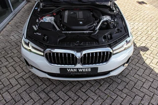 BMW 5-serie Touring 540i xDrive High Executive Luxury-Line | 1e eigenaar | Achterasbesturing | Cruise control adaptief | Apple carplay | Adaptief LED | DAB | Panoramadak | HiFi audio / 10
