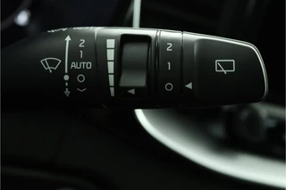 Kia ProCeed 1.5 T-GDi GT-PlusLine  Airco - Apple Carplay/Android Auto - Cruise Control - Dodehoekdetectie -  Navigatie - Stuur/Stoel Verwarming - Fabrieksgarantie tot 06-2031 / 25