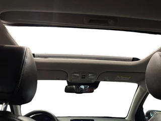 Kia Stonic 1.0 T-GDi MHEV GT-PlusLine Meest luxe uitvoering | 1e Eigenaar | Panorama dak | Dealer onderhouden | Cruise Control Adaptief | Carplay | Metallic lak | Fabrieksgarantie t/m 10-5-2030 + 3x 1 jaar* | NAP / 9