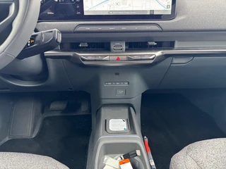 Kia EV2 Plus 42.2 kWh | Navigatie | Climate control | Adaptive cruise control | Stoel + Stuurverwarming | Parkeersensoren voor en achter + parkeercamera achter / 19