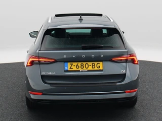 Skoda Octavia Combi 1.4 TSi 204 PK iV PHEV Business Plus | Stoelverwarming | Panoramadak | Camera | Adaptive Cruise | Head UP | 18 Inch | 95.33 Km !! / 7