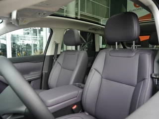 Leapmotor C10 Design REEV 28.4 kWh | Nieuwe auto | Gecombineerde actieradius WLTP 974km | 1500 kg Trekgewicht | Diverse kleuren leverbaar | Full options | Stuurverwarming | Stoelverwarming en koeling | Elektrisch verstelbare voorstoelen | Navigatie | Keyless entry & start | 20 inch lichtmetalen velgen | Led verlichting / 11