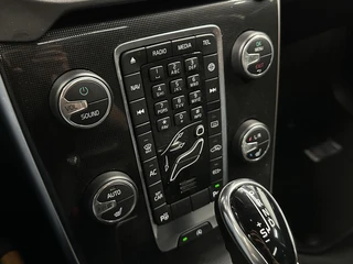 Volvo V40 Cross Country 1.5 T3 Polar+ Luxury LEER PANO NAVI TREKHAAK ECC CRUISE LM. / 40