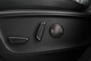 Ford Kuga 2.5 PHEV Vignale  Trekhaak, Head up display! B&O / 19