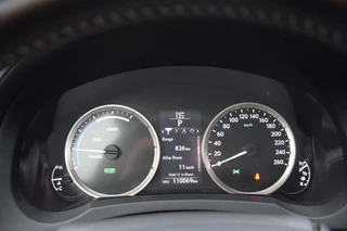 Lexus IS 300H HYBRID Business Line DEALER ONDERHOUDEN / 17