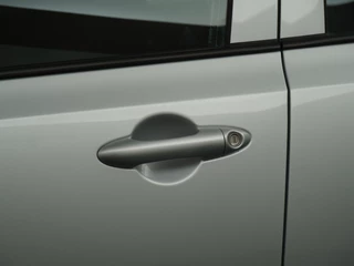 Kia Picanto 1.0 DPI DynamicLine  - Camera - Cruise control - AppleCarplay - Android Auto - Fabrieksgarantie tot 03-2032 / 17