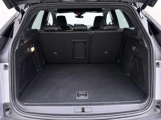 Peugeot 3008 GT SOH: 99% | PHEV | APPLE CARPLAY | ELEKTRISCHE ACHTERKLEP | CAMERA VOOR + ACHTER | ADAPTIVE CRUISE CONTROL | FOCAL AUDIO | DODEHOEK DETECTIE| RIJKLAARPRIJS INCL. 12 MND BOVAG GARANTIE / 14