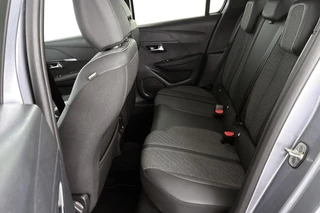 Peugeot 208 1.2 Hybrid 110 e-DCS6 Allure / 9