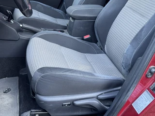 Toyota Auris 1.8 Hybrid Executive / 15