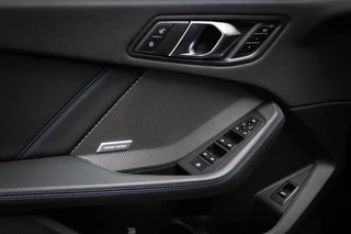 BMW 1-serie 123 xDrive | INNOVATION PACK | PANORAMADAK | STUURVERWARMING | MASSAGE |  HEAD UP | 360 CAMERA | 19" / 32