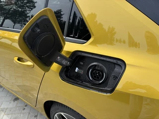 Opel Astra 1.6 Turbo Automaat Plug In Hybrid Ultimate | DEMO | Panorama Schuifkanteldak | ECC | Navigatie | Camera | Winterpakket | AGR | Alcantara | Matrix-LED | Parkilot / 32