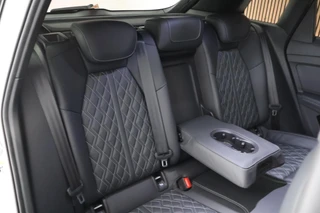 Audi Q4 e-tron 40 Launch edition S Competition 204pk 77 kWh SOH 87% Trekhaak Camera Leder Keyless Stoelverwarming ACC Panoramadak S-Line / 38