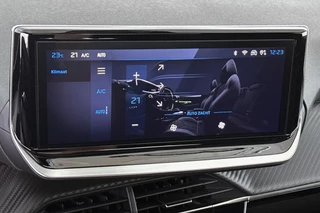 Peugeot 208 1.2 Hybrid 110 e-DCS6 Allure / 21