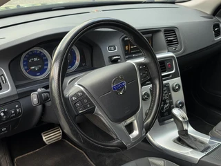Volvo V60 1.6 T3 R-Design / 13
