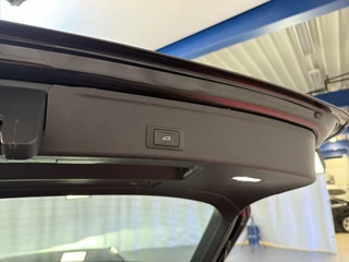 Audi A4 Avant 35 TFSI S Edition Leder-Stof Navigatie LED Parkeersensoren / 18