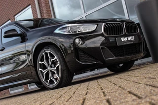 BMW X2 sDrive20i High Executive Edition | M-sport | Driving Assistant Plus | Camera | Apple Carplay | File assistent | Active cruise control | Park Assistant | DAB | Sportstoelen | LED / 46