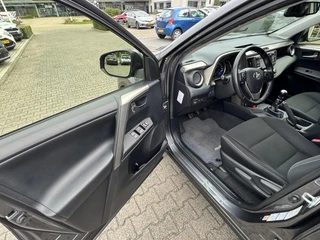 Toyota RAV4 2.0 Style 4WD / 17