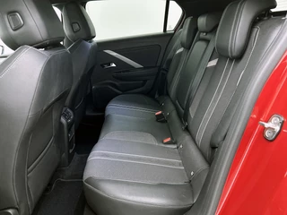 Opel Astra 1.2 Level 4 GS Line | Camera | Navi | Adaptive Cruise | Stoel-/Stuurverw. / 24