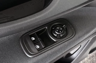 Fiat 500 C Icon 42 kWh Stoelverwarming 17'' Diamantfinish Velgen Cruise control / 29