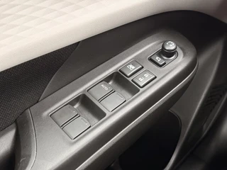 Suzuki Swift 1.2 Style Smart Hybrid Navigatie, Cruise Control Adaptief, Achteruitrijcamera, Stoelverwarming, Parkeersensoren / 29