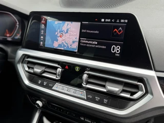 BMW 3 Serie 318i Executive Edition Sport Line I LED I Carplay I Sportstoelen / 26