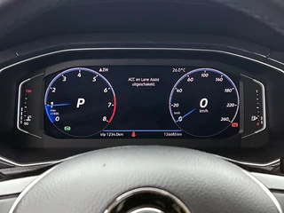 Volkswagen T-Roc 1.5 TSI Sport Automaat | Adaptive Cruise | CarPlay | Camera | Panoramadak | Parkeersensoren | Trekhaak | NAP / 16