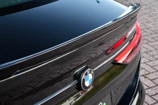 BMW 2 Serie Gran Coupé 218i M-Sport  Shadowline Trekhaak 18inch Live-cockpit Sfeerverlichting / 51