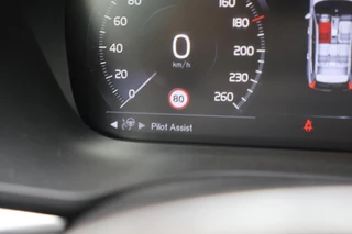 Volvo XC60 T6 Recharge AWD Inscription | Stoelverwarming | Trekhaak | Parkeercamera | Panoramadak | Pilot Assist |  BLIS  | Leder | Keyless / 21
