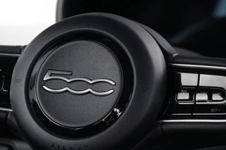 Fiat 500e Urban Comfort 42 kWh  Keyless/Stoelverw/CarPlay/Camera/Dodehoek/Pdc/15" / 12