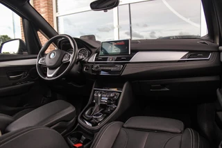 BMW 2-serie Active Tourer 225xe Luxury | Driving Assistant Plus | Panoramadak | Fileassistent | Active Cruise control | Head-up | HiFi audio | Sportstoelen | Rijstrooksensor | Keyless entry / 12