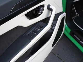 Lamborghini Urus 4.0 V8 Hybrid SE VERDE VIPER | DARK PACKAGE | CLASSICO LEDER | B&O 3-D  | CARBON-DAK | INTERIEUR- CARBON PAKKET | SOFT-CLOSE | 360° CAMERA | HEAD-UP | STOELVERK. | ADAPT. CRUISE | 5 JAAR GARANTIE | FULL OPTIONS!! / 21