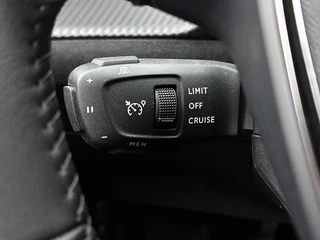 Peugeot 2008 1.2 PureTech 100 Allure | Adaptive Cruise | Stoelverwarming | CarPlay | 360 Camera | Parkeersensoren / 14