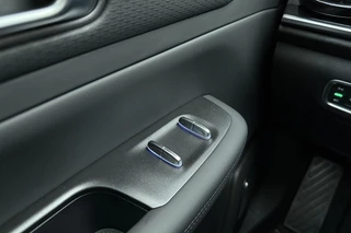 Jaecoo 7 1.5 TGDI SHS-P Exclusive Plug-in Hybride | Trekhaak | Lederen bekleding | Stoelverwarming-/ ventilatie | Glazen schuif-/kanteldak | Elektrische achterklep | 1500 KG trekgewicht / 27