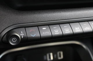 Jeep Avenger 1.2 Longitude  | JBL Audio | Adaptieve cruise | Keyless / 17