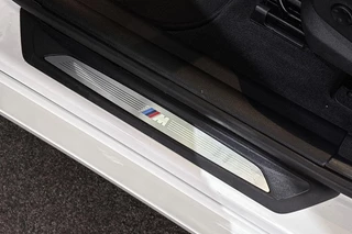 BMW X1 xDrive25e M Sport Sportstoelen Stoelverwarming Apple CarPlay LED / 25