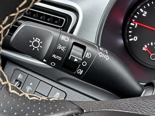 Kia Stonic T-GDi 100 PK Sports Edition 1e eigenaar | Navigatie | Trekhaak | Camera / 20
