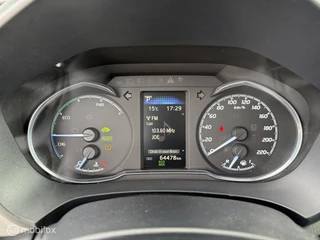 Toyota Yaris 1.5 Hybrid Dynamic / Invalide Auto / Cam / Navi / 18