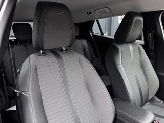 Peugeot 2008 1.2 PT Allure | 130 PK | Trekhaak | Navigatie | NL-Auto | Parkeersensoren | Climate Control | / 14