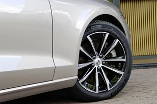Volvo V60 T6 AWD Plus Dark / 9