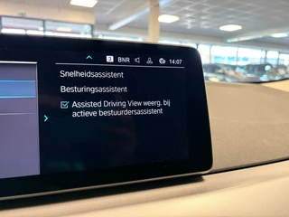 BMW 5-serie Touring 530e Business Edition Plus / trekhaak / Leder / pdc / 360 camera/cruise Adaptive / 37