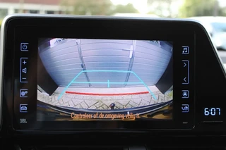 Toyota C-HR 1.8 HYBRID PREMIUM Stoel/stuurverwarming , Afn. Trekhaak / led. / 30