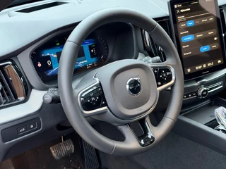 Volvo XC60 2.0 T6 AWD Ultra Black Edition Panodak H&K 360 Camera / 38