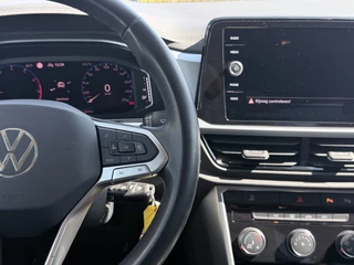 Volkswagen T-Roc 1.0 TSI Life | Camera | Carplay | PDC | ACC | NAV / 17