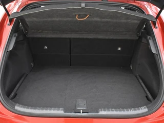 Toyota Corolla 2.0 Hybrid Executive | JBL-audio | Trekhaak | Head-up | PDC / 14