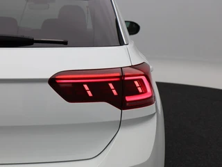 Volkswagen T-Roc 1.5 TSi 150 Pk Automaat Style | Carplay | IQ.Light LED | Panoramadak | Virtual Cockpit | Adaptive Cruise | 17 Inch / 15