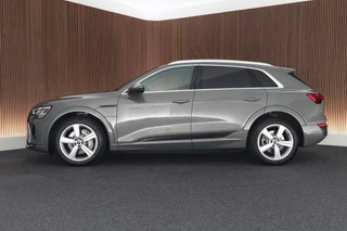 Audi Q8 e-tron 50 340pk quattro Advanced Edition 95 kWh SOH 91% Trekhaak Camera Sportstoelen Stoelverwarming / 7
