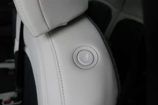 Kia EV9 GT-Line AWD 99.8 kWh - Prijs incl. inruilpremie - 7 zits - Panoramadak - 360 graden camera - Head-Up Display - Meridian Audio - Fabrieksgarantie tot 02-2033 / 40